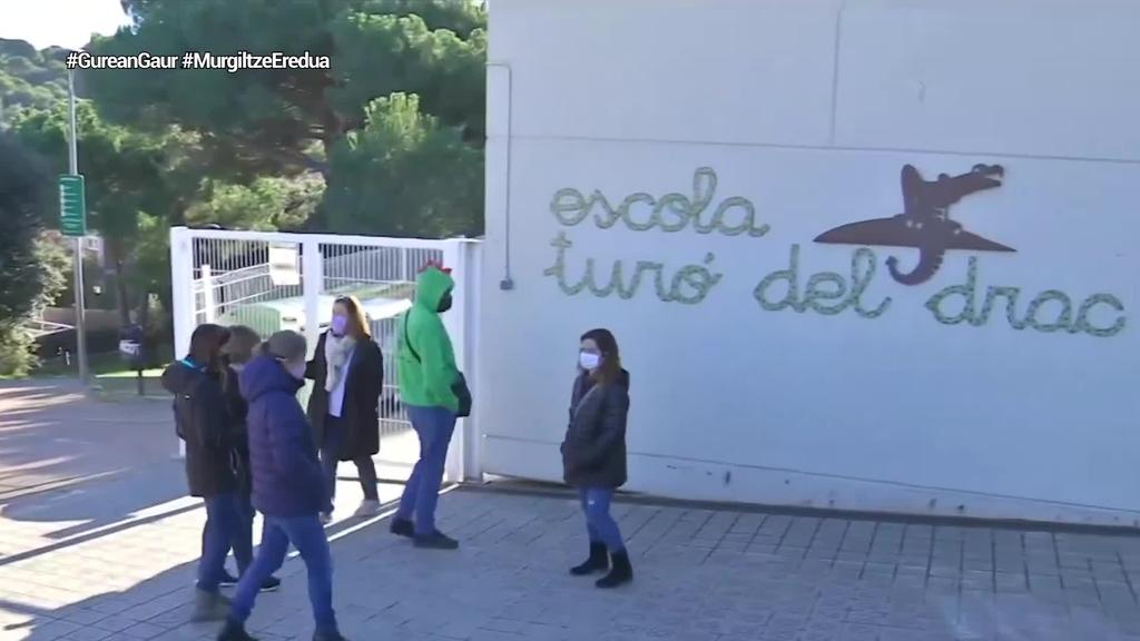 Kataluniako Auzitegi Nagusiak behartu du gela batean edukien %25 gazteleraz ematera