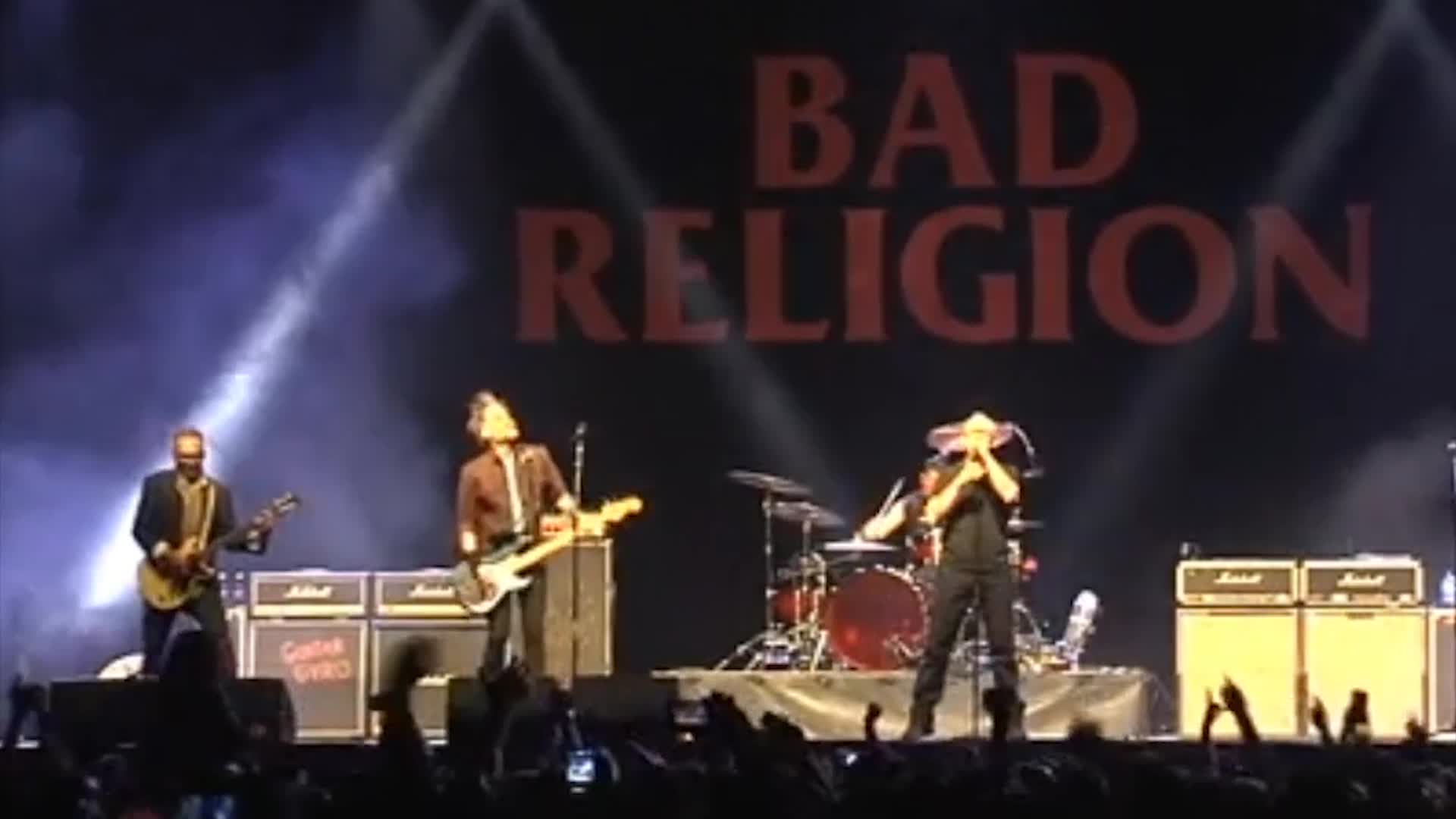 Bad Religion musika talde kaliforniarrak Barakaldoko BECen jo du
